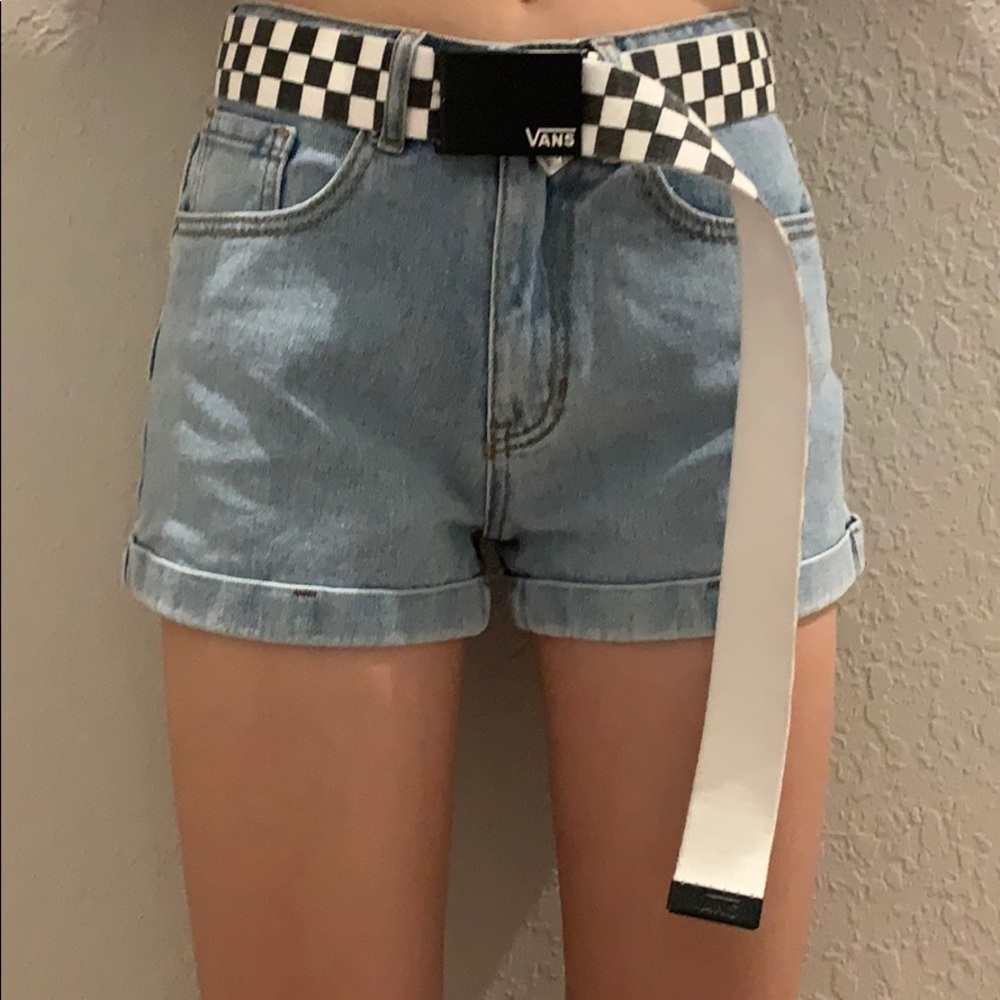 I’m selling a cute Black and white checkered belt